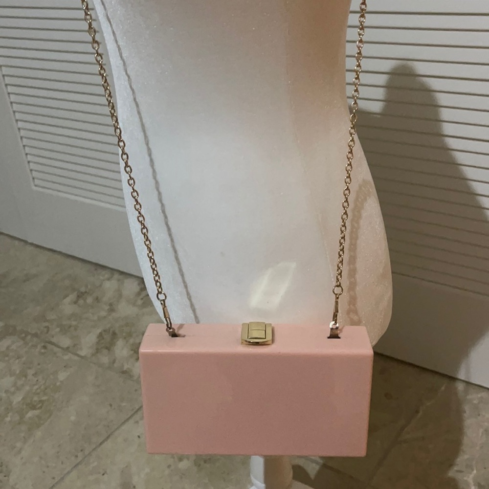 Light pink boxy chain purse